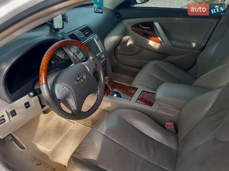 Седан Toyota Camry 2008 в Болграді