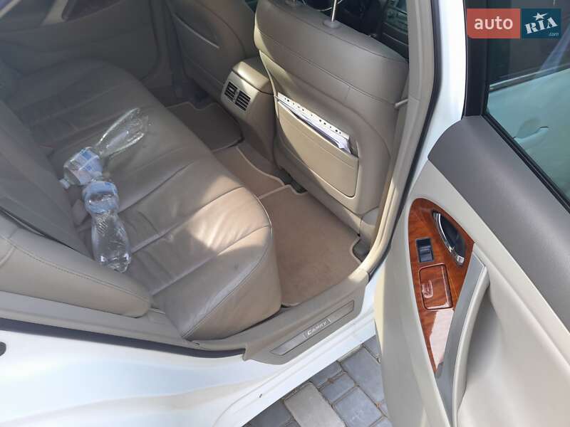 Седан Toyota Camry 2008 в Болграді