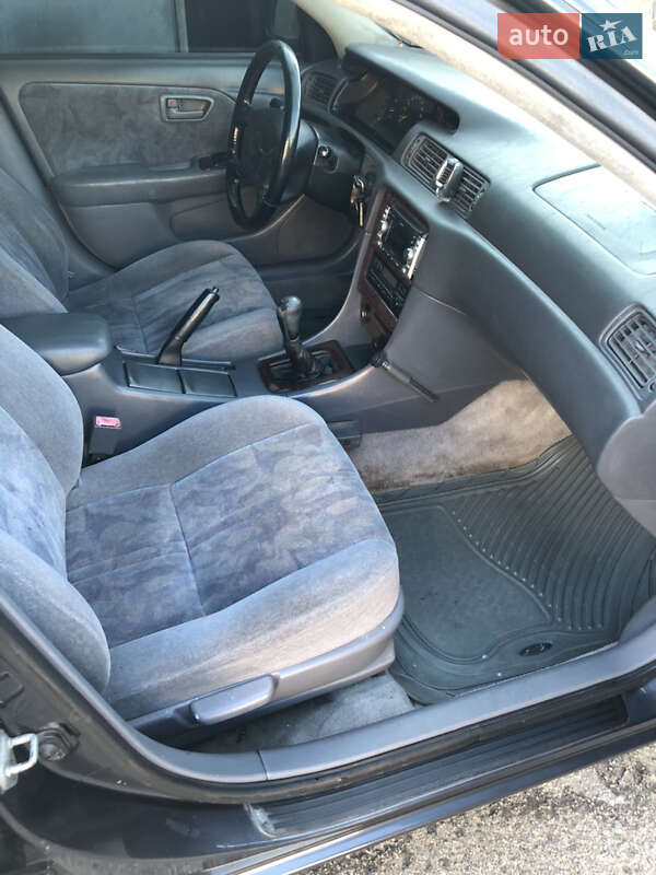 Седан Toyota Camry 1998 в Запоріжжі