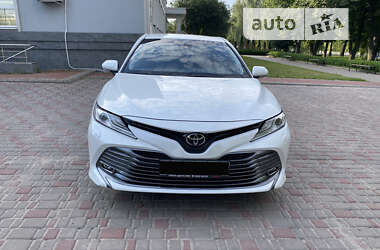 Седан Toyota Camry 2017 в Лубнах