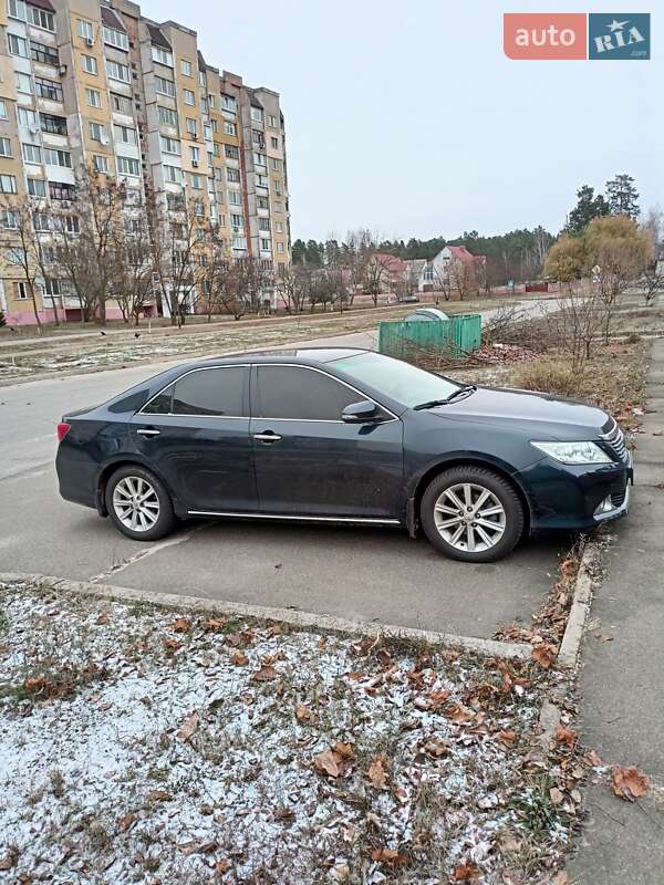 Седан Toyota Camry 2012 в Славутичі