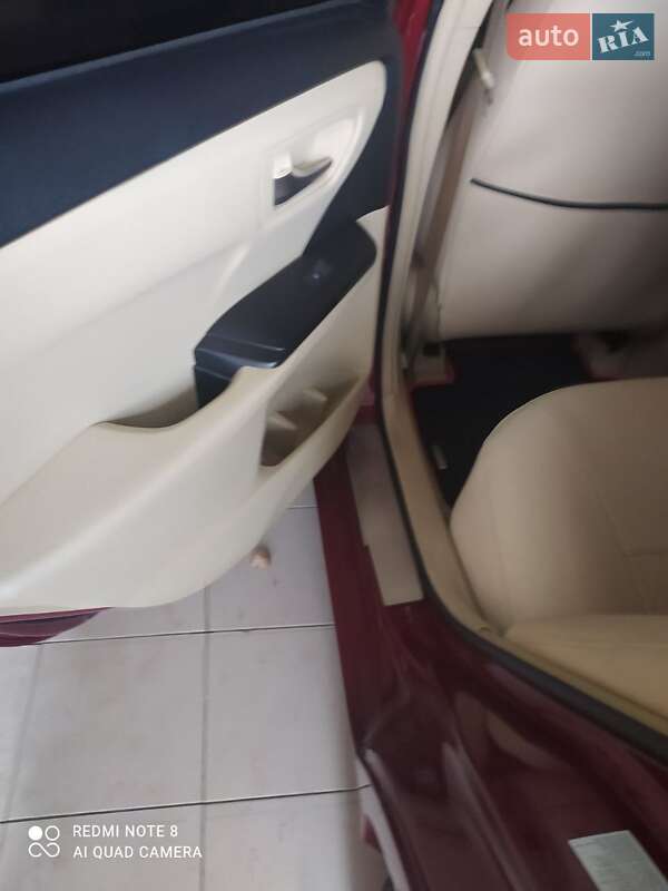 Седан Toyota Camry 2017 в Днепре