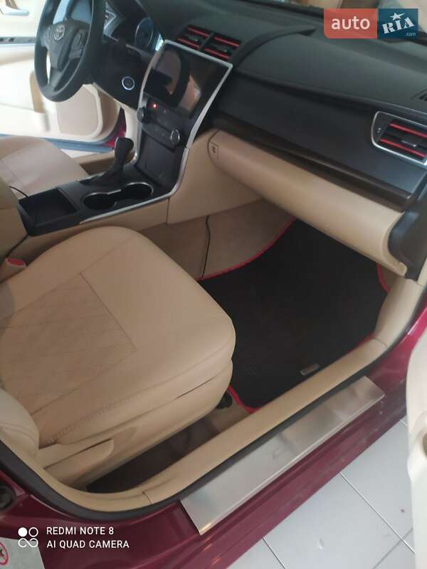 Седан Toyota Camry 2017 в Днепре