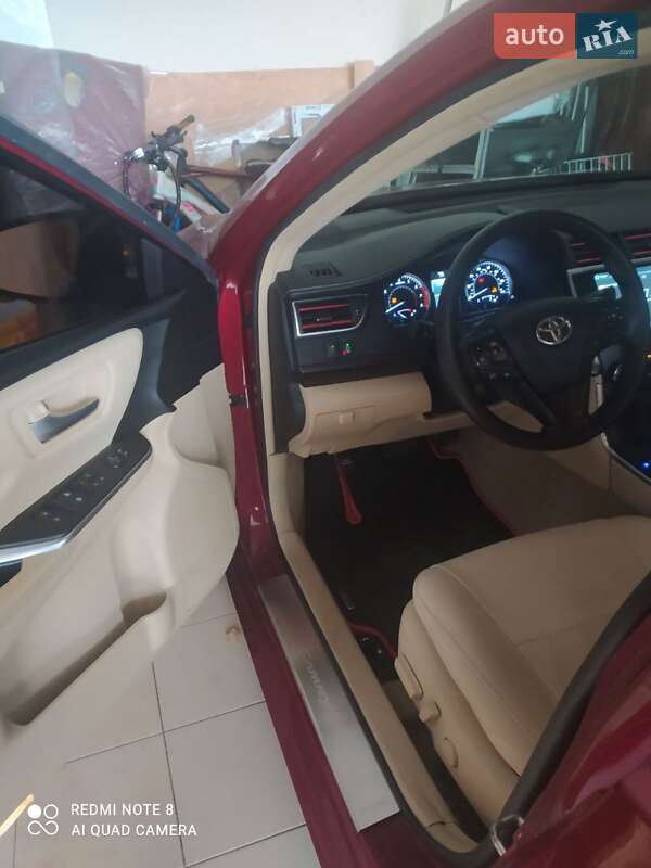 Седан Toyota Camry 2017 в Днепре