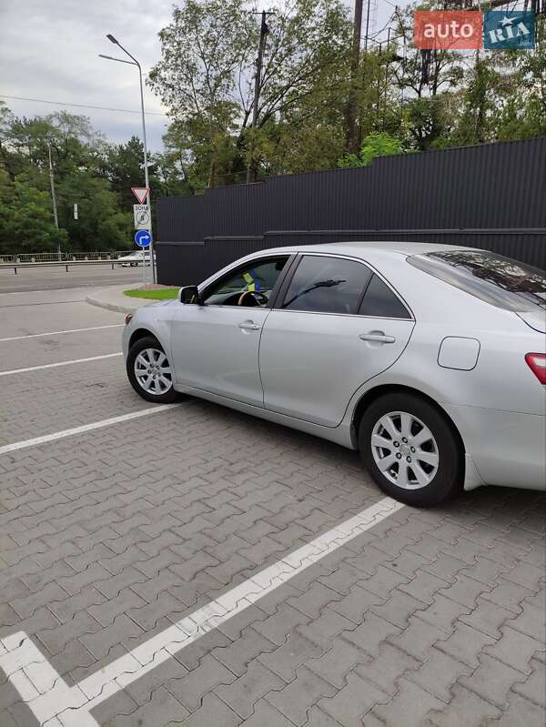 Седан Toyota Camry 2006 в Києві