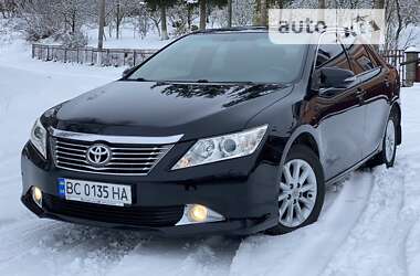 Седан Toyota Camry 2013 в Тернополі