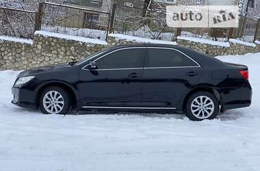 Седан Toyota Camry 2013 в Тернополі