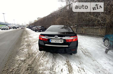 Седан Toyota Camry 2011 в Киеве