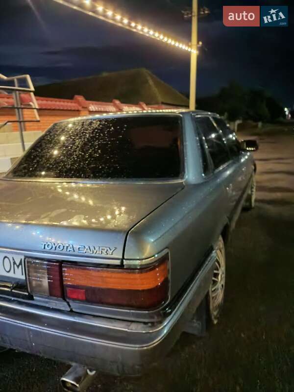 Седан Toyota Camry 1987 в Ізмаїлі фото 3 Седан Toyota Camry 1987 в Ізмаїлі