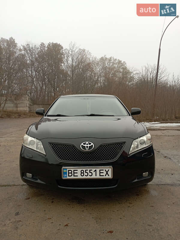 Седан Toyota Camry 2008 в Южноукраинске