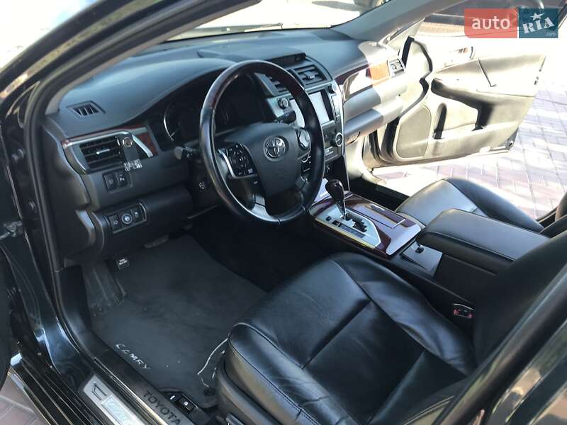 Седан Toyota Camry 2013 в Кропивницькому