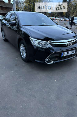 Седан Toyota Camry 2017 в Львові