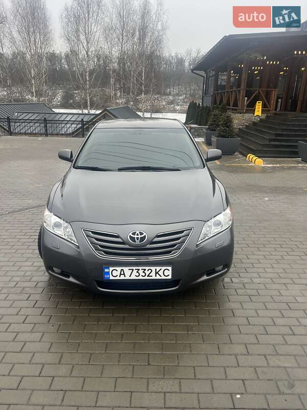 Седан Toyota Camry 2008 в Умані