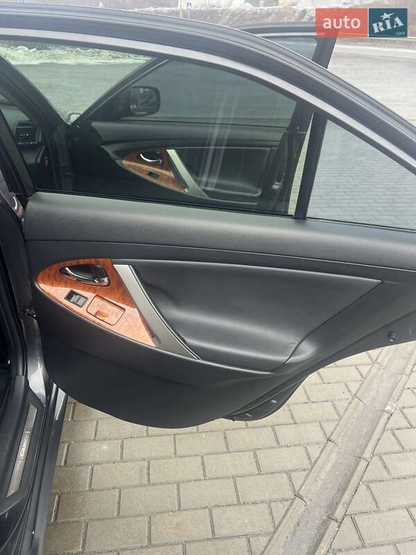Седан Toyota Camry 2008 в Умані