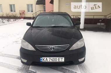 Седан Toyota Camry 2004 в Києві