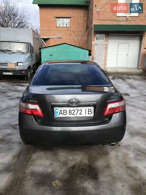 Седан Toyota Camry 2006 в Виннице