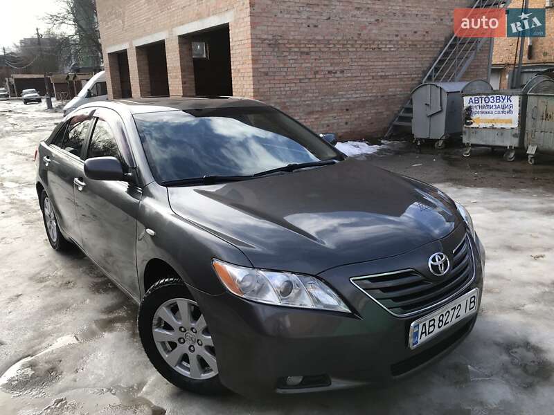 Седан Toyota Camry 2006 в Виннице