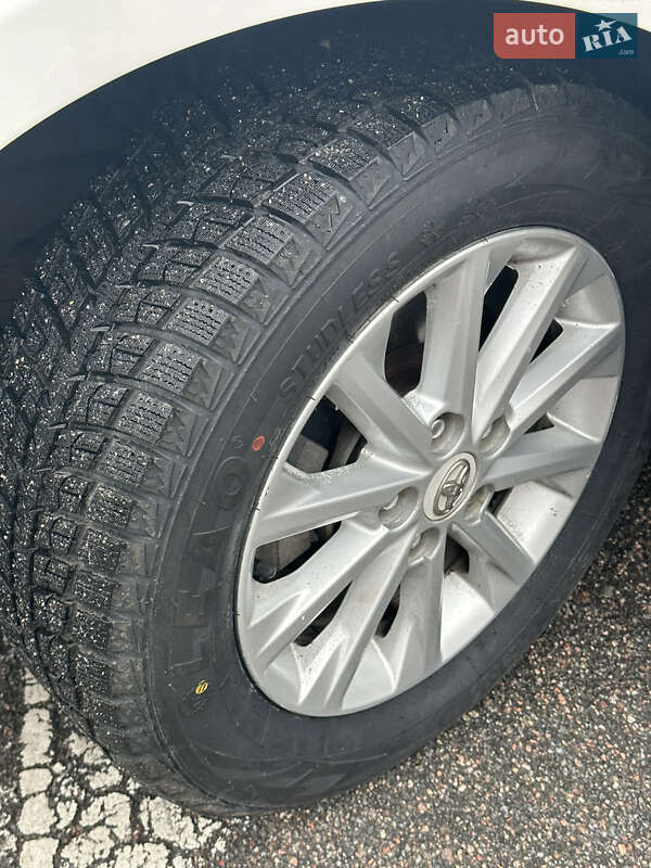 Седан Toyota Camry 2012 в Олександрії