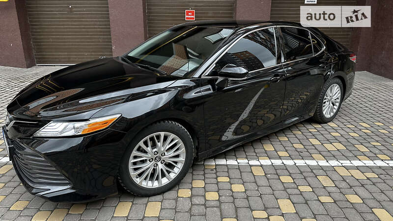 Седан Toyota Camry 2017 в Вінниці