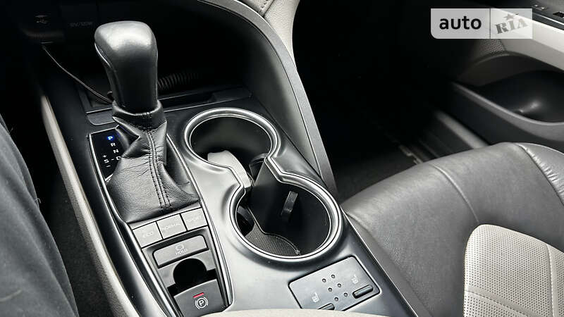 Седан Toyota Camry 2017 в Вінниці