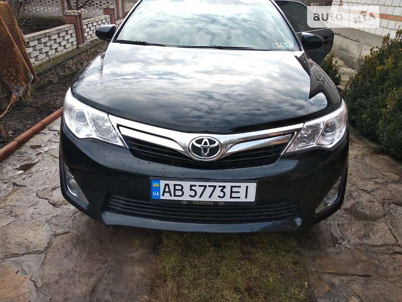 Седан Toyota Camry 2012 в Тростянці