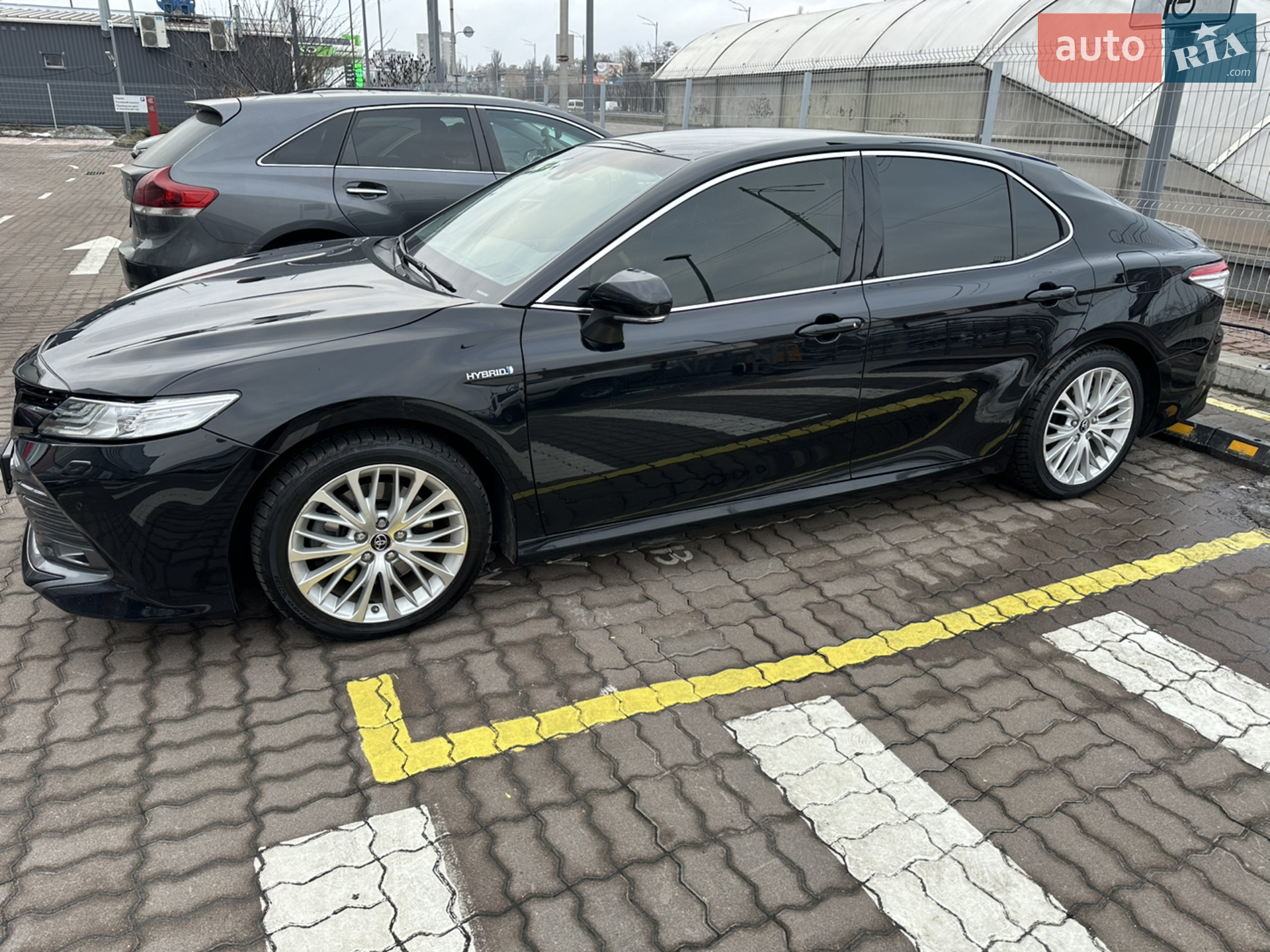 2019 Toyota Camry - мініатюра 2