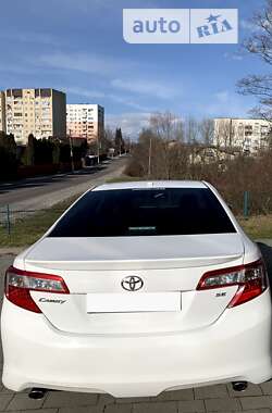 Седан Toyota Camry 2013 в Болехове