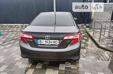 Седан Toyota Camry 2013 в Полтаве