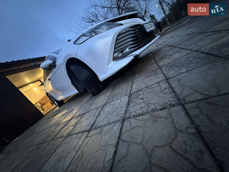 Седан Toyota Camry 2018 в Харькове