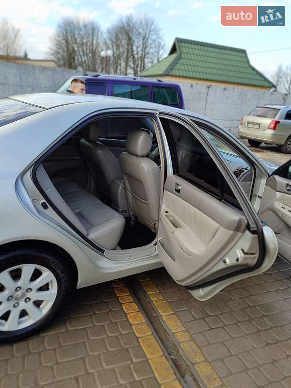 Седан Toyota Camry 2004 в Рокитном