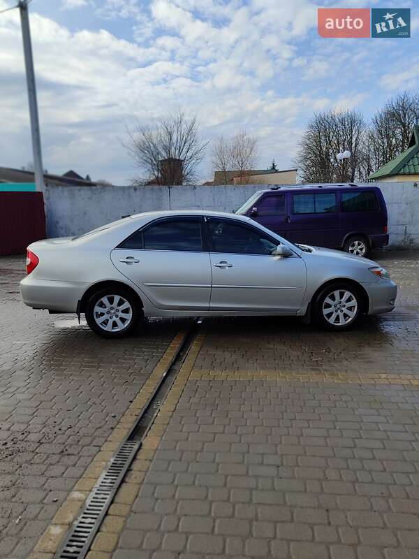 Седан Toyota Camry 2004 в Рокитном