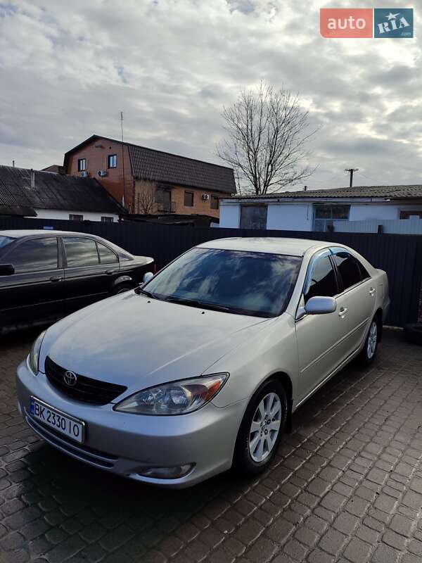 Седан Toyota Camry 2004 в Рокитном