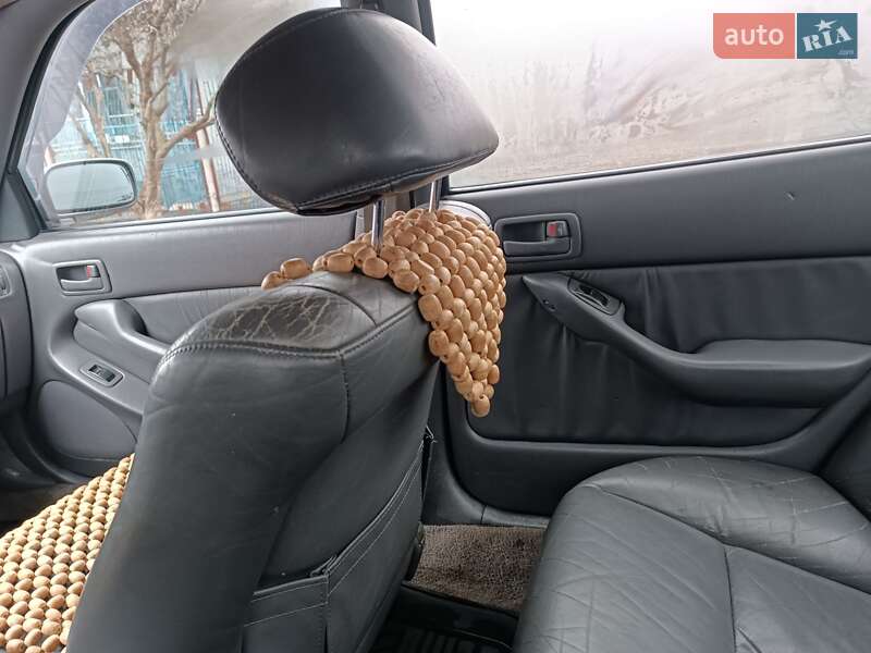 Седан Toyota Camry 1994 в Доманевке