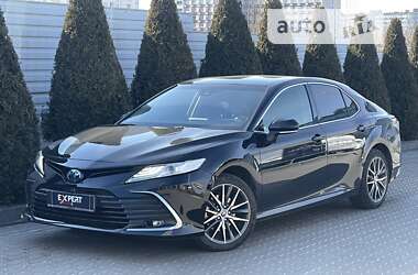 Седан Toyota Camry 2022 в Львове