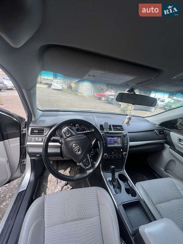 Седан Toyota Camry 2015 в Хмельницькому