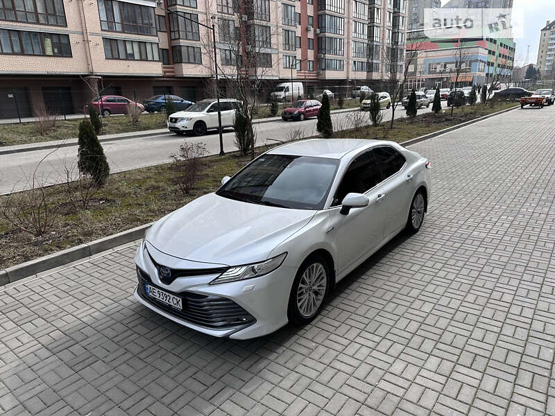 Седан Toyota Camry 2019 в Дніпрі