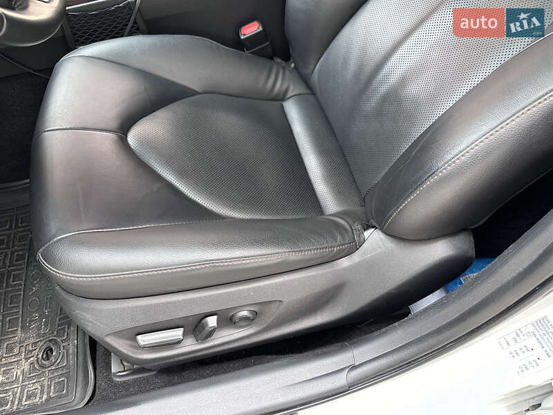 Седан Toyota Camry 2019 в Днепре