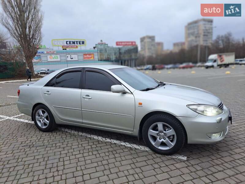 Toyota Camry 2004
