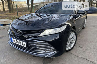 Седан Toyota Camry 2018 в Полтаві