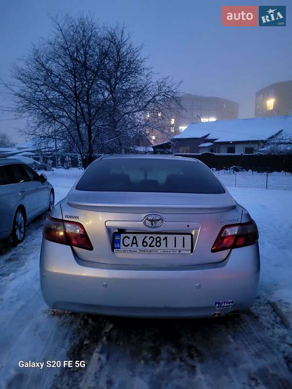 Седан Toyota Camry 2008 в Киеве