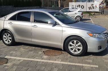 Седан Toyota Camry 2011 в Ужгороді