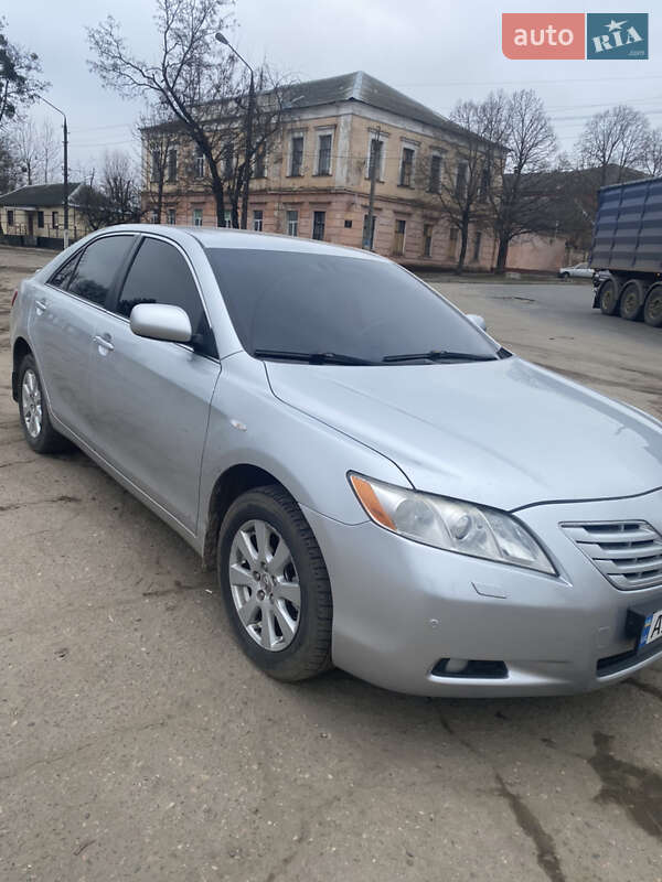 Седан Toyota Camry 2007 в Чугуеве