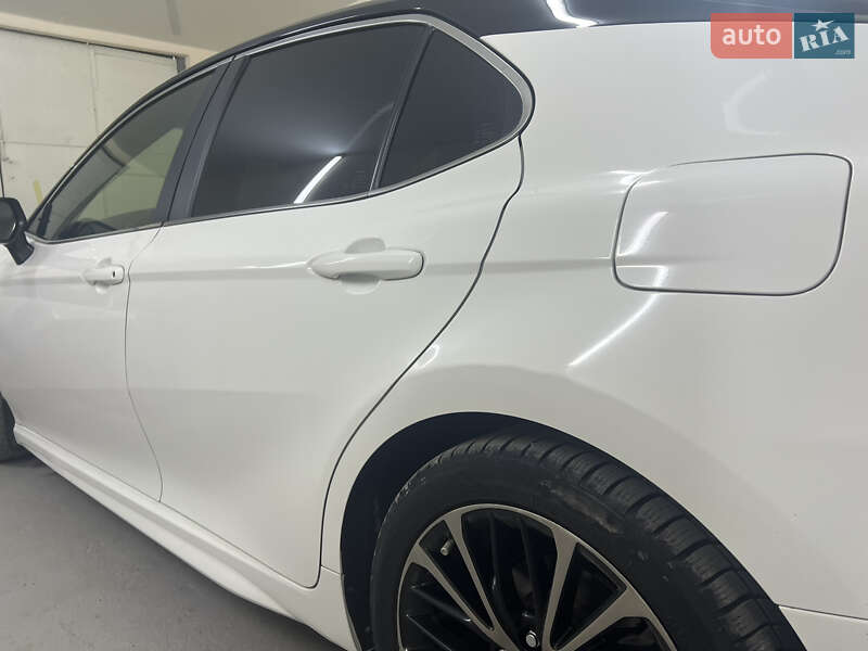 Седан Toyota Camry 2017 в Хмельницькому