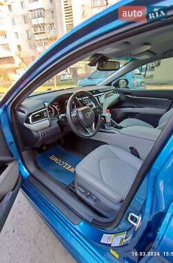 Седан Toyota Camry 2017 в 