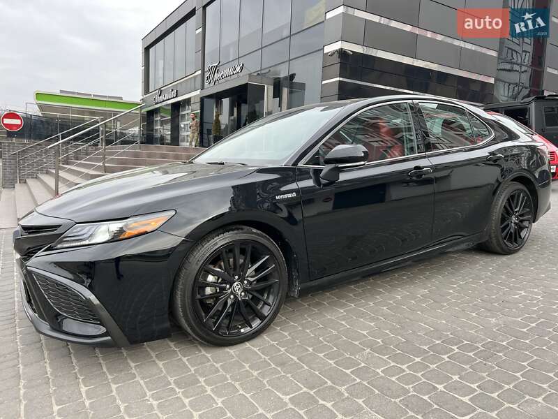 Седан Toyota Camry 2020 в Львове