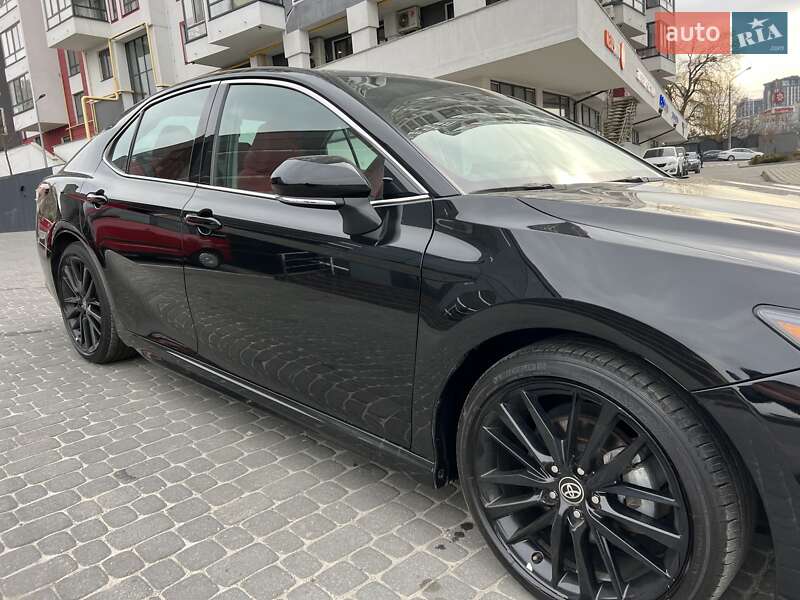 Седан Toyota Camry 2020 в Львове