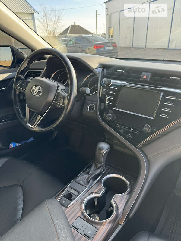 Седан Toyota Camry 2020 в Харькове