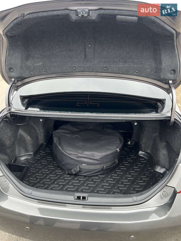 Седан Toyota Camry 2006 в Харькове