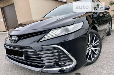 Седан Toyota Camry 2021 в Днепре