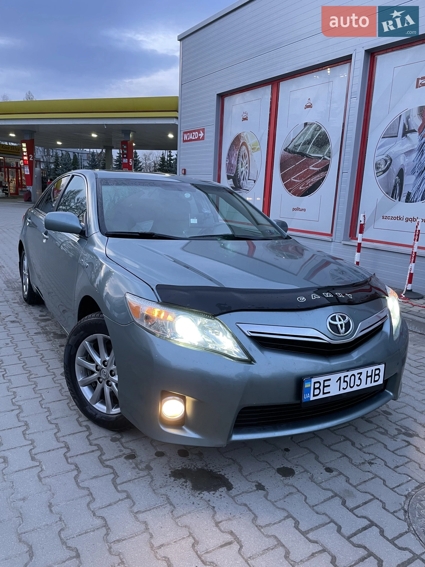 2010 Toyota Camry - фото 1